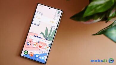 طرحت شركة سامسونج تحديث One UI 7 لهواتف Galaxy الرائدة، في واحدة من أكبر وأهم عمليات التحديث التي شهدتها واجهة One UI منذ انطلاقها. رغم المشاكل التي صاحبت الإطلاق، مثل التأخير وبعض الأخطاء، فإن هذا الإصدار يحمل معه تغييرات كبيرة سواء على مستوى التصميم، أو الوظائف، أو التكامل العميق مع تقنيات الذكاء الاصطناعي Galaxy AI. ورغم أن الكثيرين تحدثوا عن مميزات كبيرة مثل Now Bar وتحسينات Galaxy AI، إلا أن التحديث يتضمن تغييرات صغيرة لكنها مؤثرة، قد تكون لم تنتبه لها. في هذا المقال، نقدم لك تحليلًا مفصلًا لكل جديد في One UI 7، مع التركيز على المزايا الخفية التي تجعل تجربة الاستخدام أكثر سلاسة وذكاء.