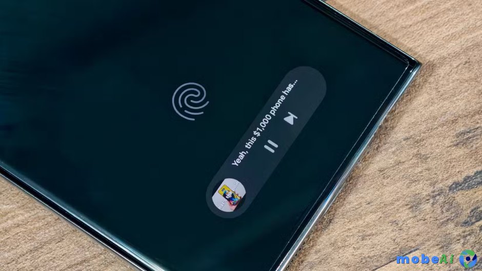 طرحت شركة سامسونج تحديث One UI 7 لهواتف Galaxy الرائدة، في واحدة من أكبر وأهم عمليات التحديث التي شهدتها واجهة One UI منذ انطلاقها. رغم المشاكل التي صاحبت الإطلاق، مثل التأخير وبعض الأخطاء، فإن هذا الإصدار يحمل معه تغييرات كبيرة سواء على مستوى التصميم، أو الوظائف، أو التكامل العميق مع تقنيات الذكاء الاصطناعي Galaxy AI. ورغم أن الكثيرين تحدثوا عن مميزات كبيرة مثل Now Bar وتحسينات Galaxy AI، إلا أن التحديث يتضمن تغييرات صغيرة لكنها مؤثرة، قد تكون لم تنتبه لها. في هذا المقال، نقدم لك تحليلًا مفصلًا لكل جديد في One UI 7، مع التركيز على المزايا الخفية التي تجعل تجربة الاستخدام أكثر سلاسة وذكاء.
