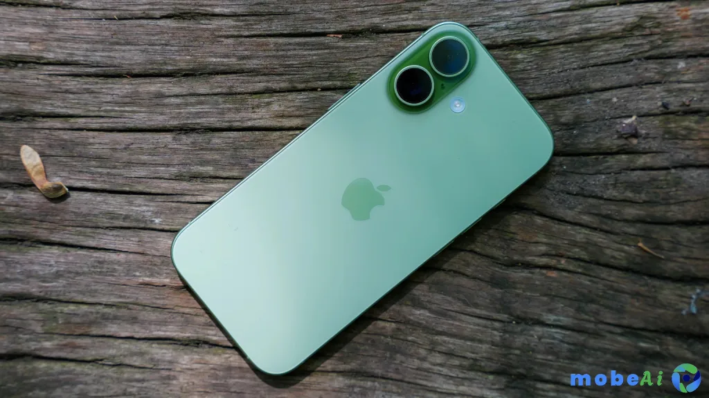 1 مراجعة iPhone 17 الجديد تعرف على التصميم، الشاشة ProMotion 120Hz، الأداء بمعالج A19، الكاميرات المطورة، البطارية، والأسعار في مصر والسعودية.